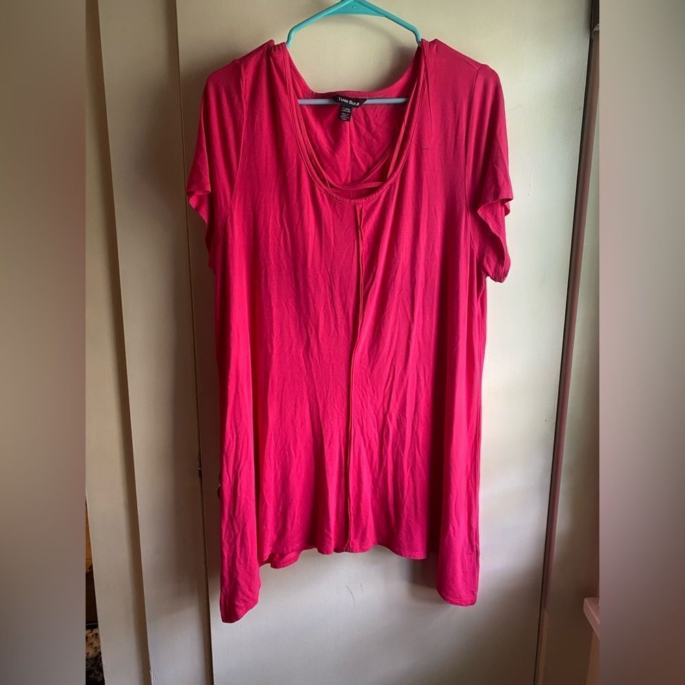 Pink XL T Shirt with Shark bite bottom